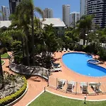 Main Beach Coastal Apartment
