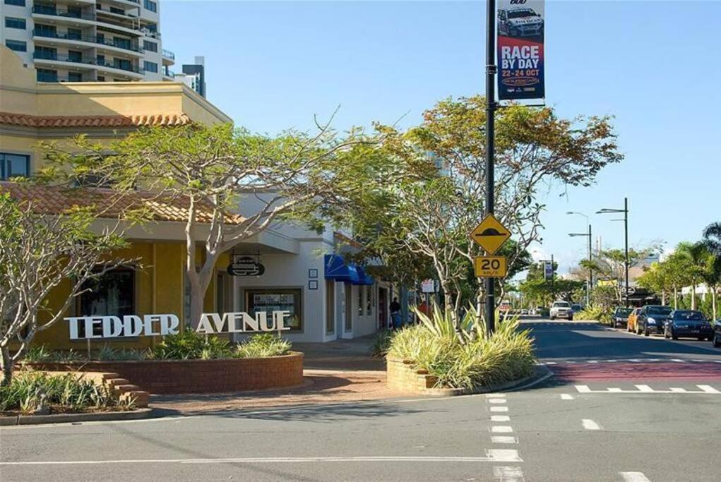 Main Beach Coastal Apartment Gold Coast